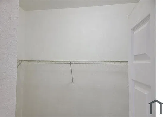 4 bed, 1385 sqft, $3,995 — Photo 2