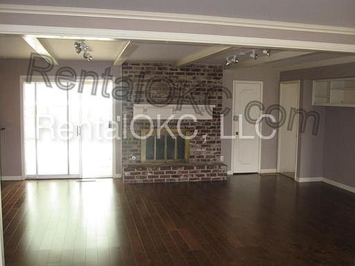 2nd image of 3017 Kerry Ln