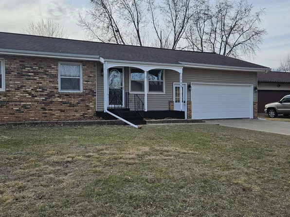 1308 N 5th St, Manchester, IA 52057