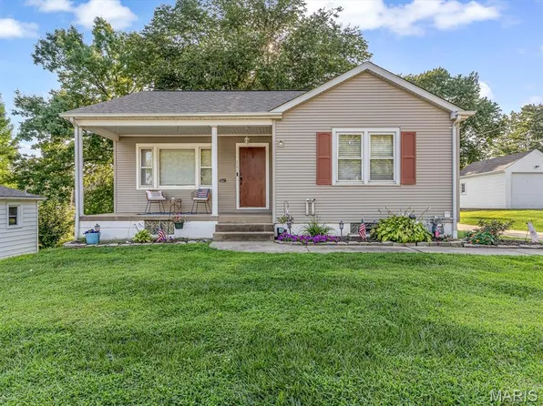 127 S Carl St, Columbia, IL 62236
