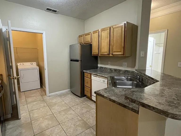 17954 Villa Creek Dr — Photo 4