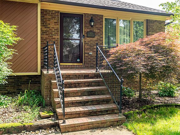 4th image of 933 Wyndham Hills Dr