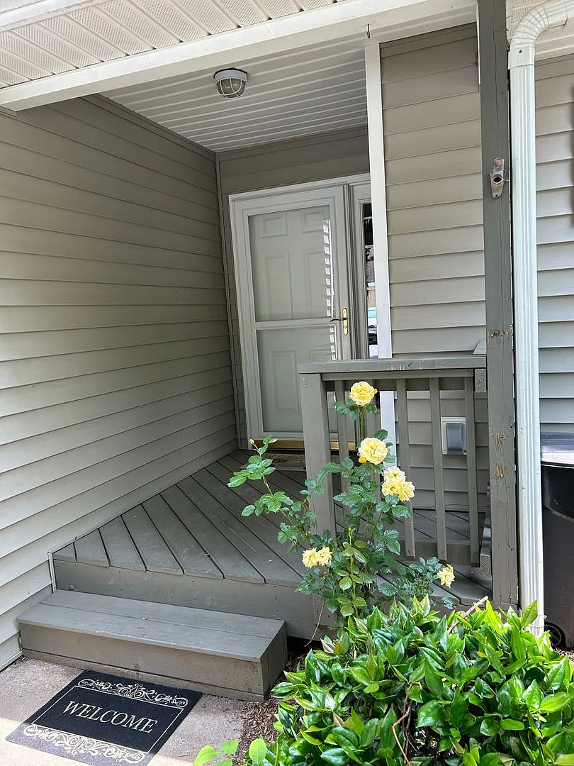 Mills River - Beautiful Townhome with Mountain Views! — Photo 2