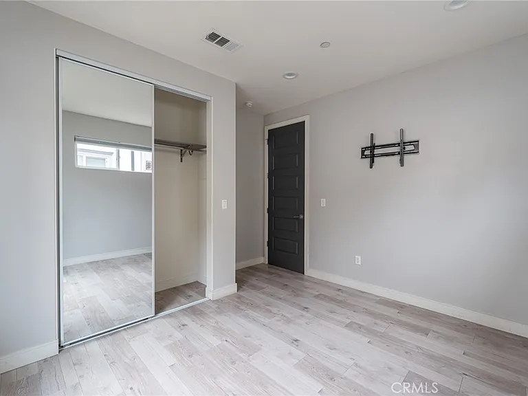 6938 Peach Ave — Photo 18