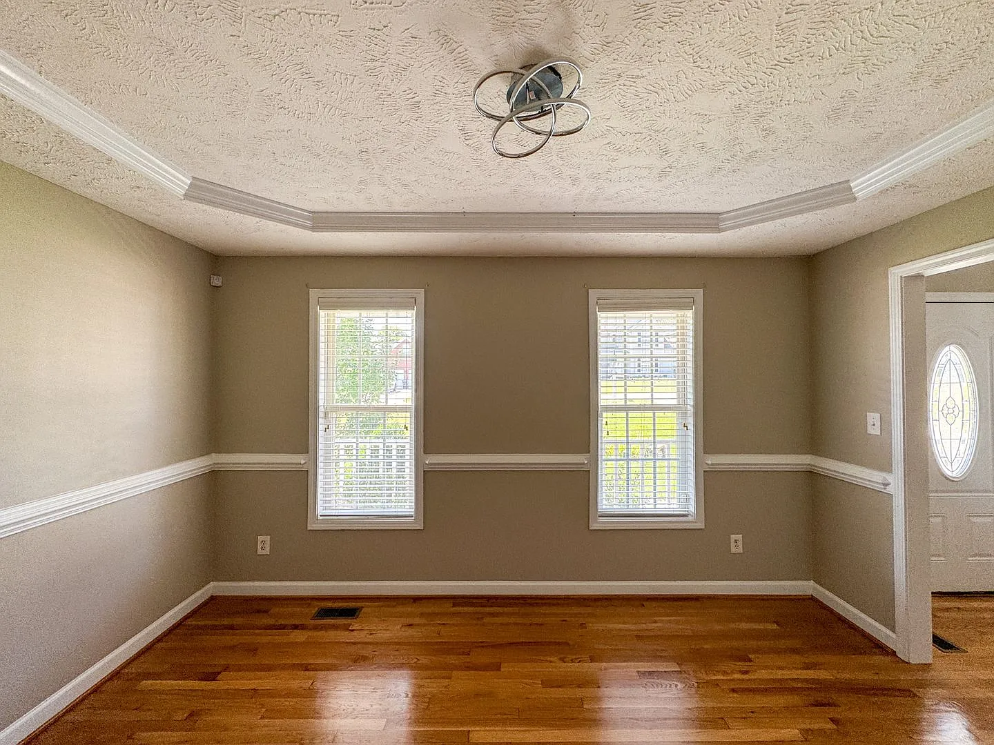 4 Bed 2.5 Bath Home with Fenced Backyard — Photo 3