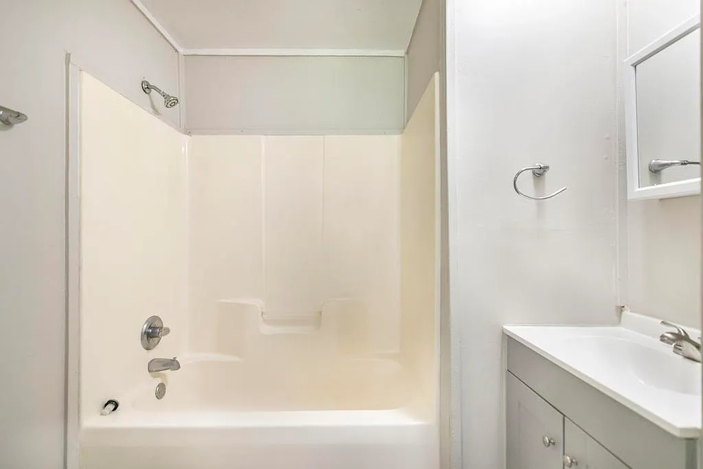 108 Angela Avenue - 1 — Photo 2