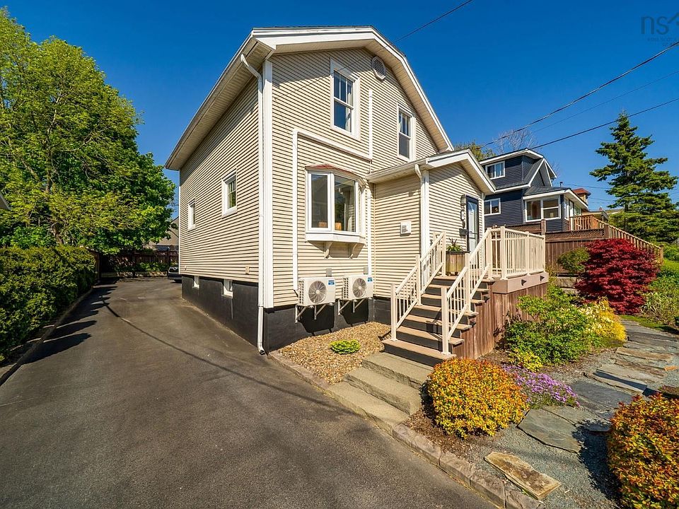1st image of 8 Eaton Ave