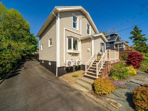 8 Eaton Ave, Halifax, NS B2Y 2X5