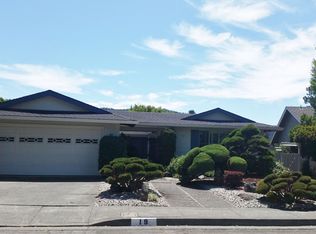 19 Autumn Leaf Dr, Santa Rosa, CA 95409