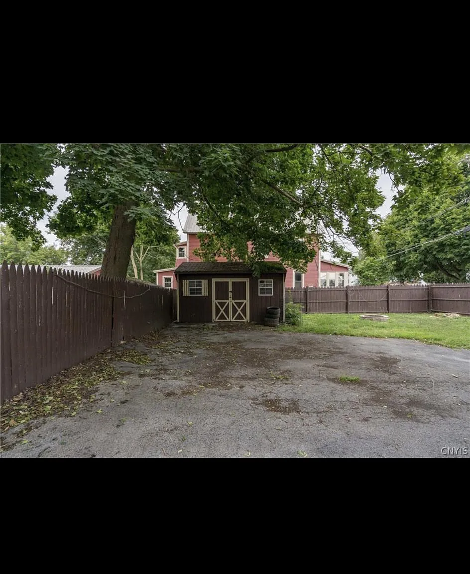 631 Grant St — Photo 1