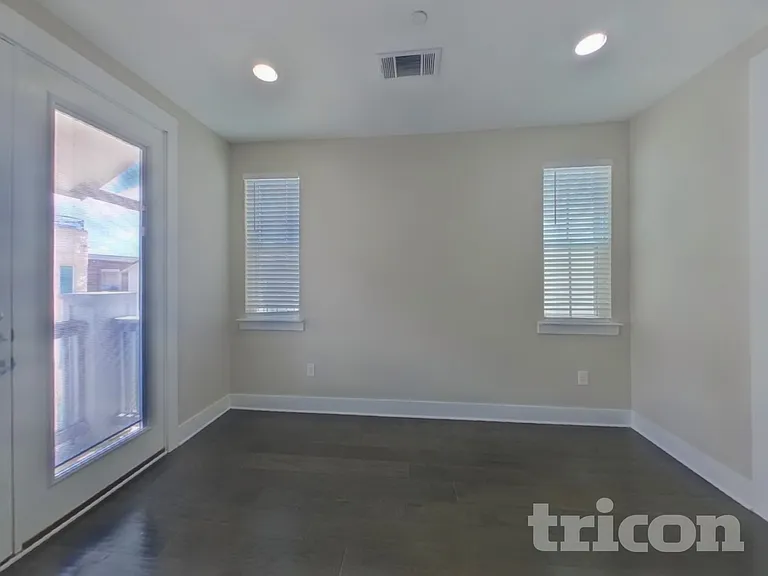 209 South Village Way — Photo 5