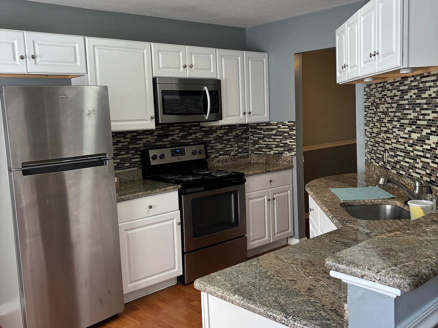3 bed, 1300 sqft, $1,825 — Photo 3