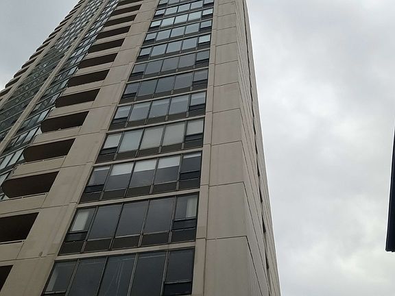 2nd image of 3930 N Pine Grove Ave APT 2710