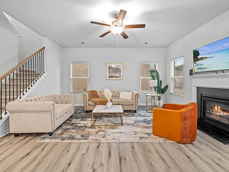 211 Clark Lake Ln — Photo 1