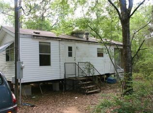 755 Little John Dr, Chipley, FL 32428