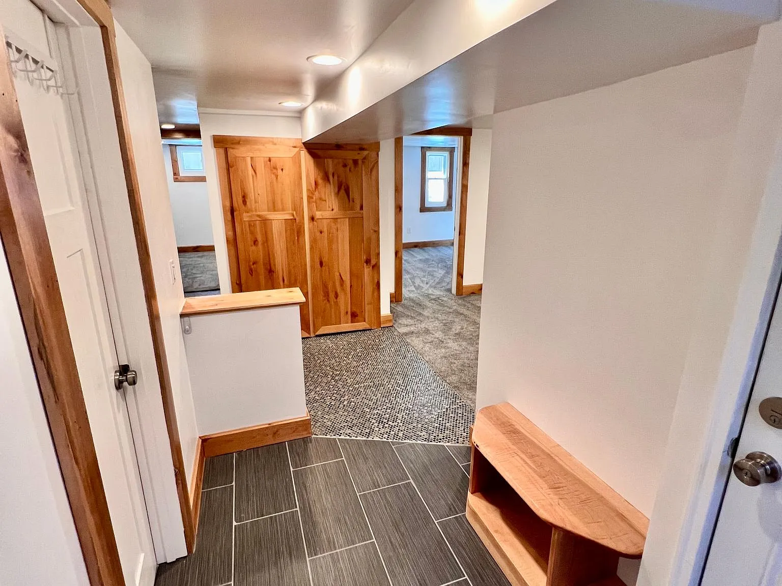 2352 E Lakeview Dr — Photo 3