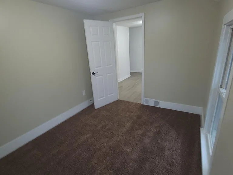 189 E Walnut St #1 — Photo 9
