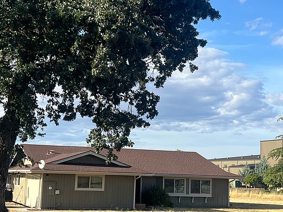 3rd image of 1950 Wisteria Ln