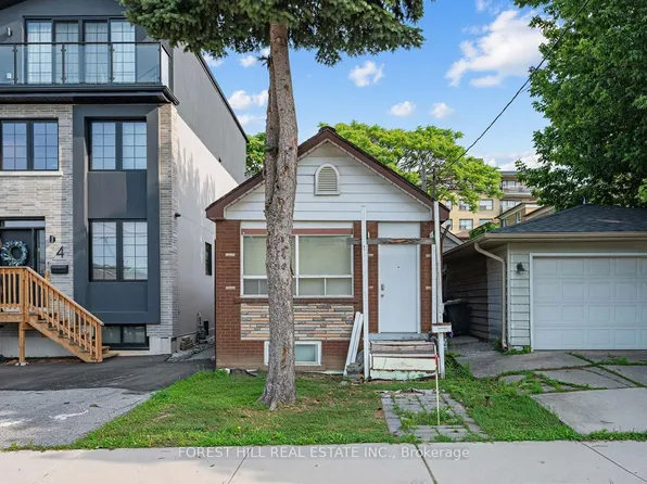 2 Mulberry Cres, Toronto, ON M6C 1N5