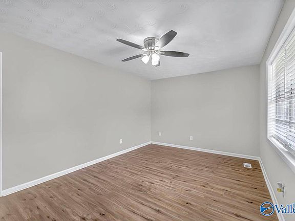 5th image of 1611 Woodview Dr SW