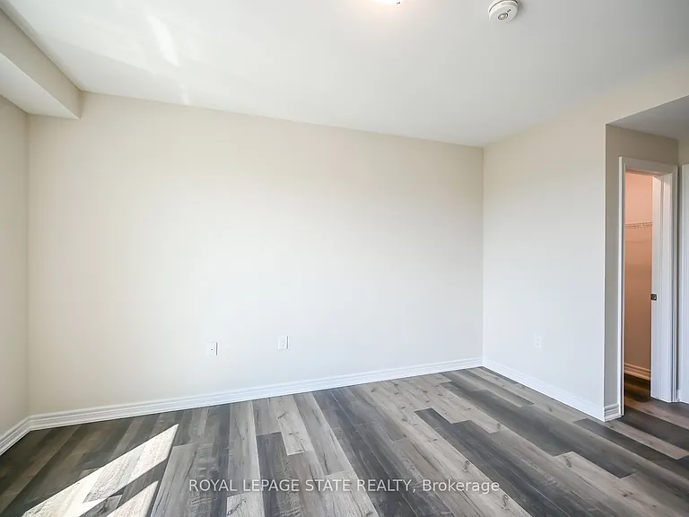 2750 King St E #512 — Photo 34