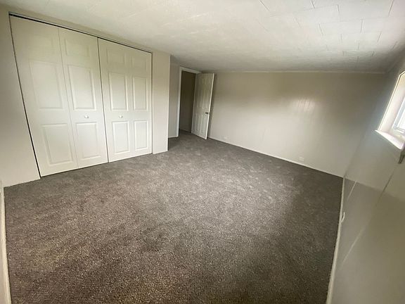 5th image of 352 Price St