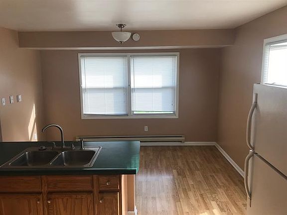 3rd image of 203 S Halwood St