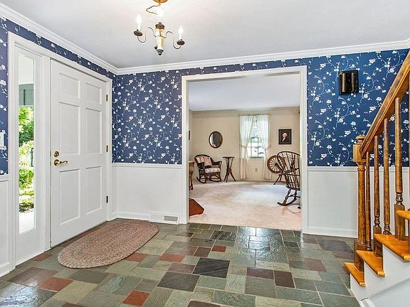 5th image of 224 Windcrest Dr