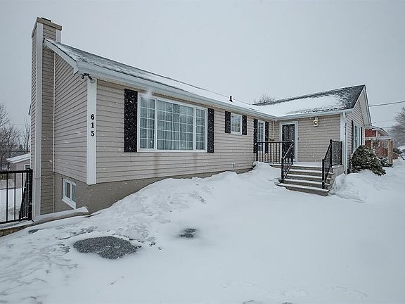 3rd image of 615 Topsail Road