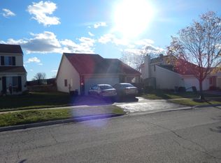 2321 Buckingham Cir, Woodridge, IL 60517