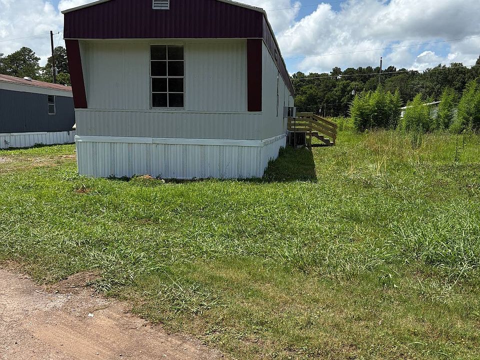 2nd image of 312 Daisy Ln #312