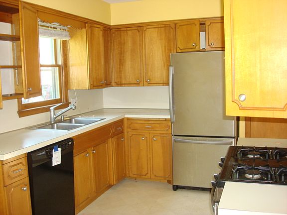 5th image of 4800 Georgia Ave N