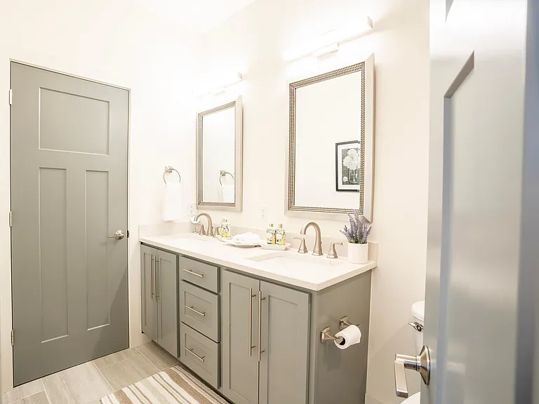 396 S Hill Ave — Photo 16