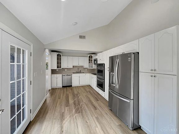 3rd image of 11305 Mansfield Crossing Ct