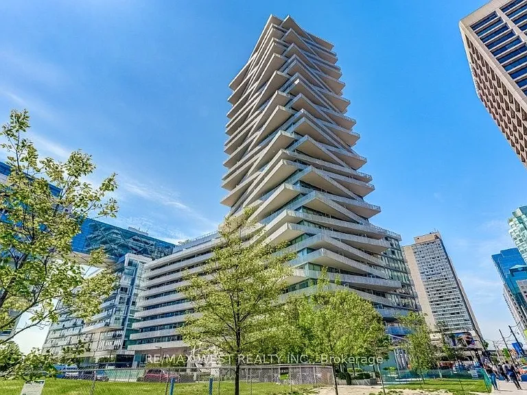 15 Queens Quay E #1006 — Photo 1