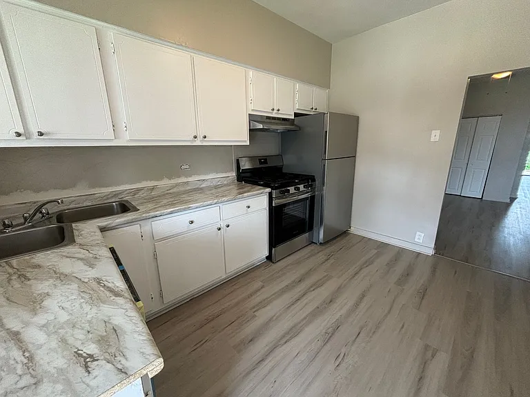 1489 Park Blvd — Photo 3