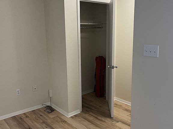 4th image of 401 N Cromwell Rd APT G2
