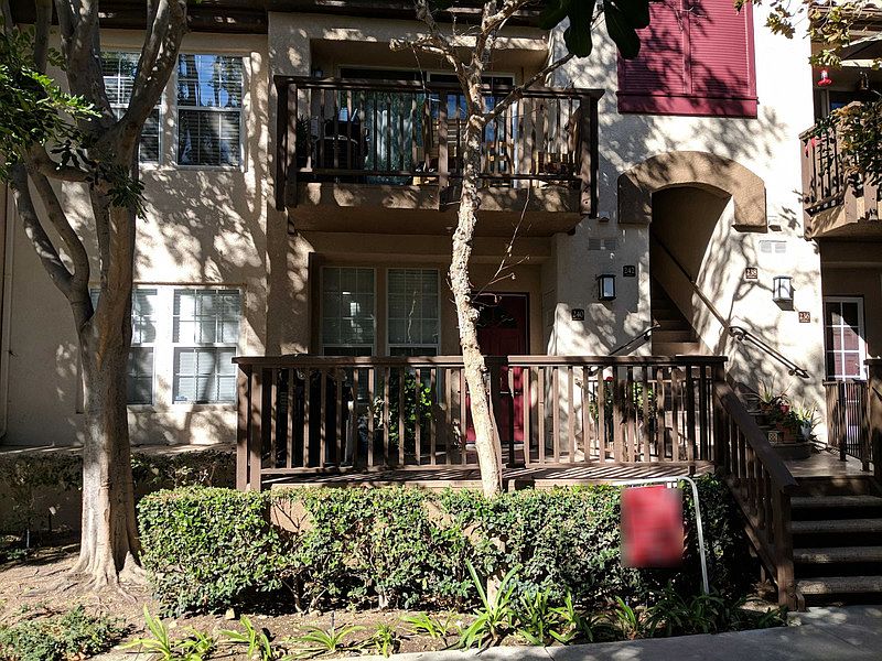 1st image of 240 Montana Del Lago Dr