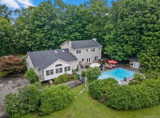 7 Van Keuren Ave, Pine Bush, NY 12566
