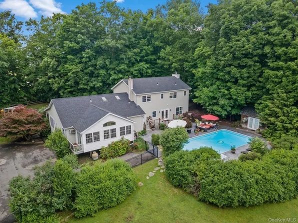 7 Van Keuren Avenue, Pine Bush, NY 12566