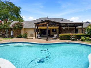 2412 Emerald Cir, Southlake, TX 76092
