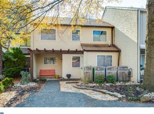 3 Queen Ann Ct, Marlton, NJ 08053