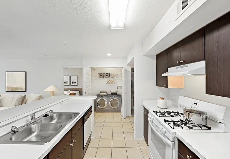 Magnolia Pointe Apartments — Photo 18