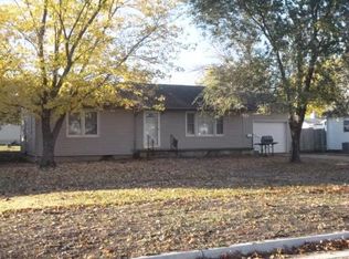 613 Yuba St, Burlington, KS 66839