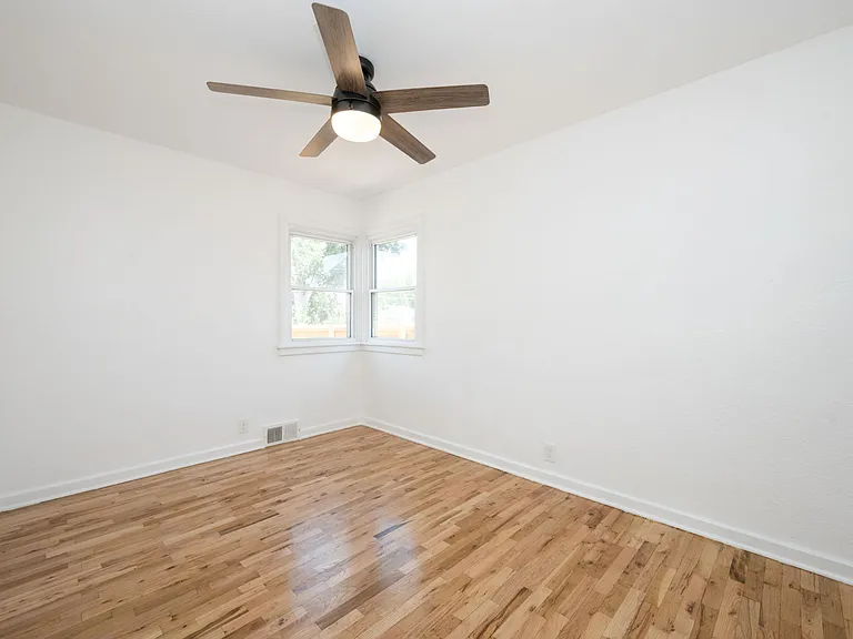 2311 Mountain View Dr — Photo 10