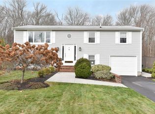 35 Meadow Lark Dr, Cranston, RI 02921