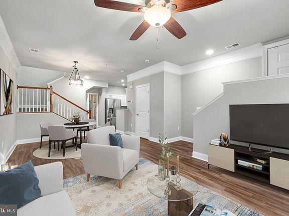 5th image of 2137 Abbottsbury Way