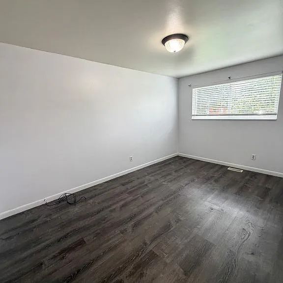 1278 Douglas St — Photo 8