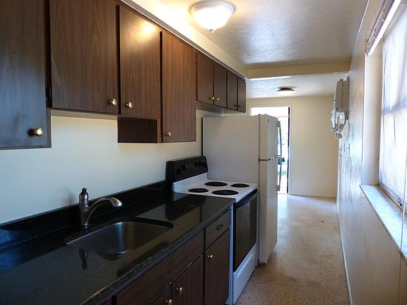 4th image of 2828 Lynnhurst St