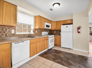 456 14th Ave, Newark, NJ 07106